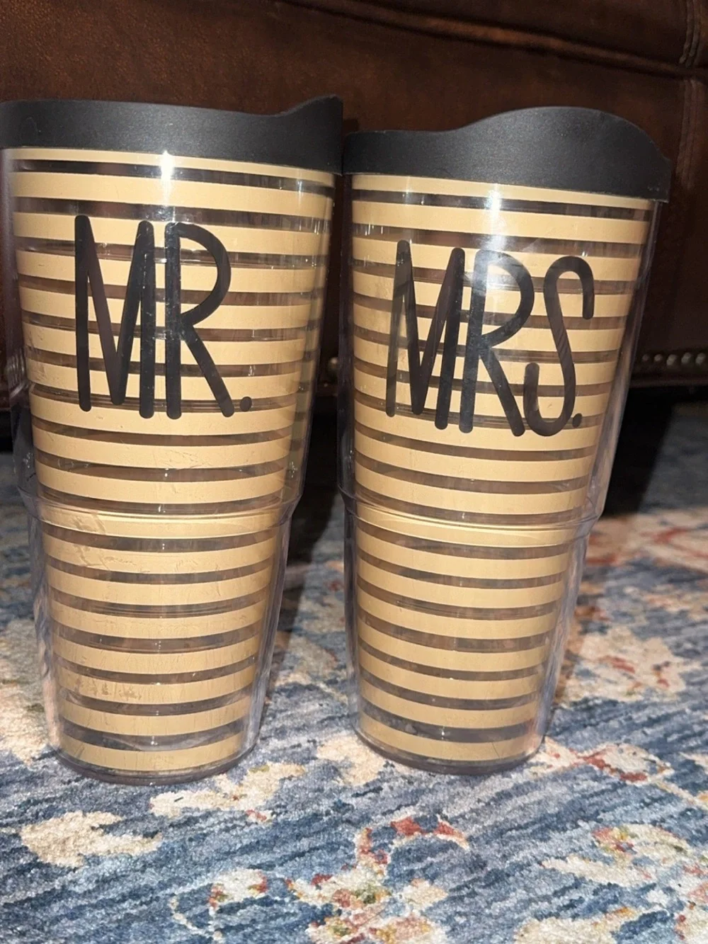 NewHAPPY EVERYTHING LAURA JOHNSON TERVIS BUNDLE OF 2 PLASTIC TUMBLERS MR. & MRS.